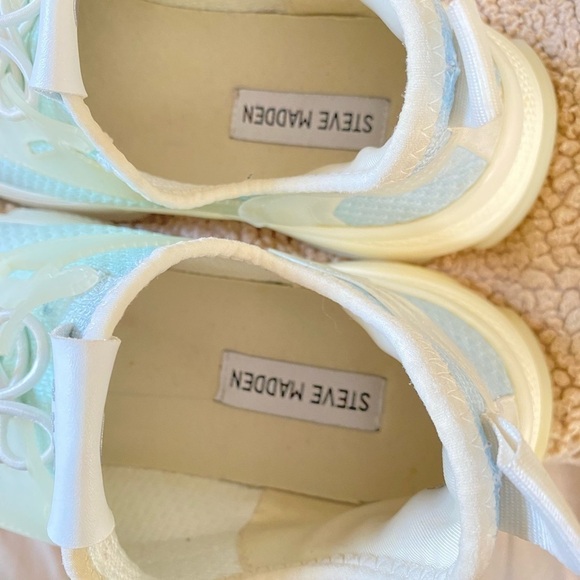 Steve Madden Myle NY 90 Iridescent Blue Multicolor Sneakers, Size 8 Medium - Picture 10 of 11